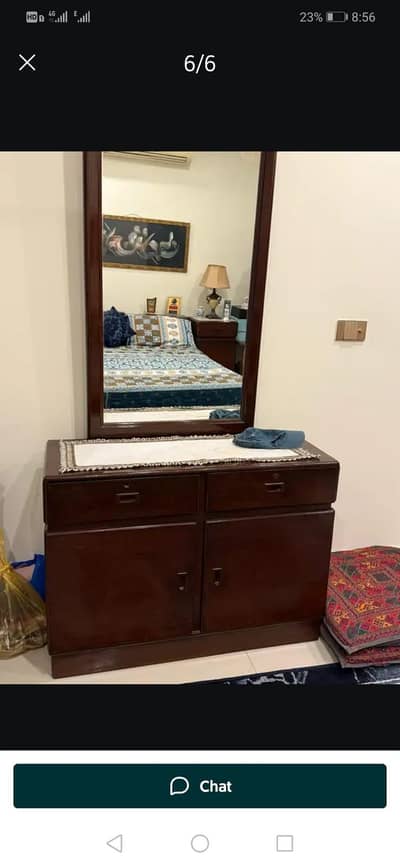 weekly and monthly furnished seperate bedrooms available.
