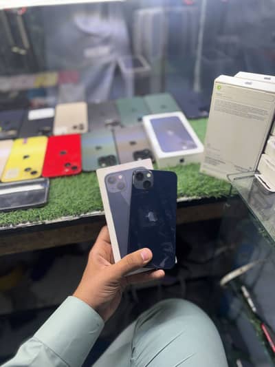 Apple iPhone 13