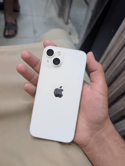 Apple iPhone 13