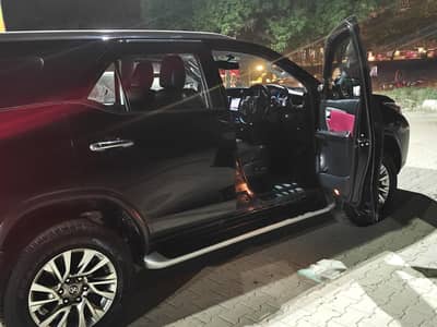 Toyota Fortuner V 2022
