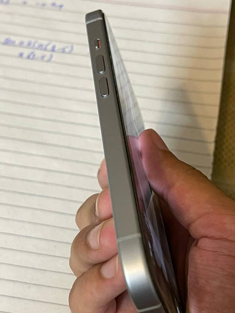 Apple iPhone 15 2