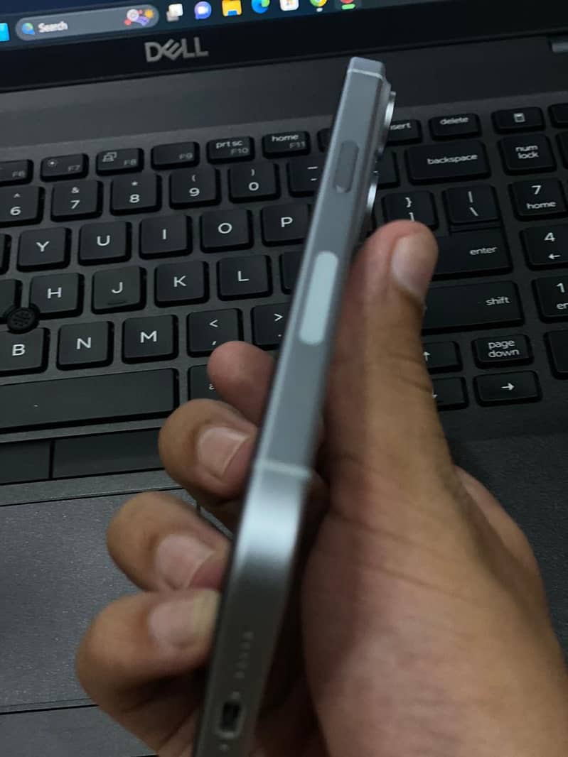 Apple iPhone 15 15