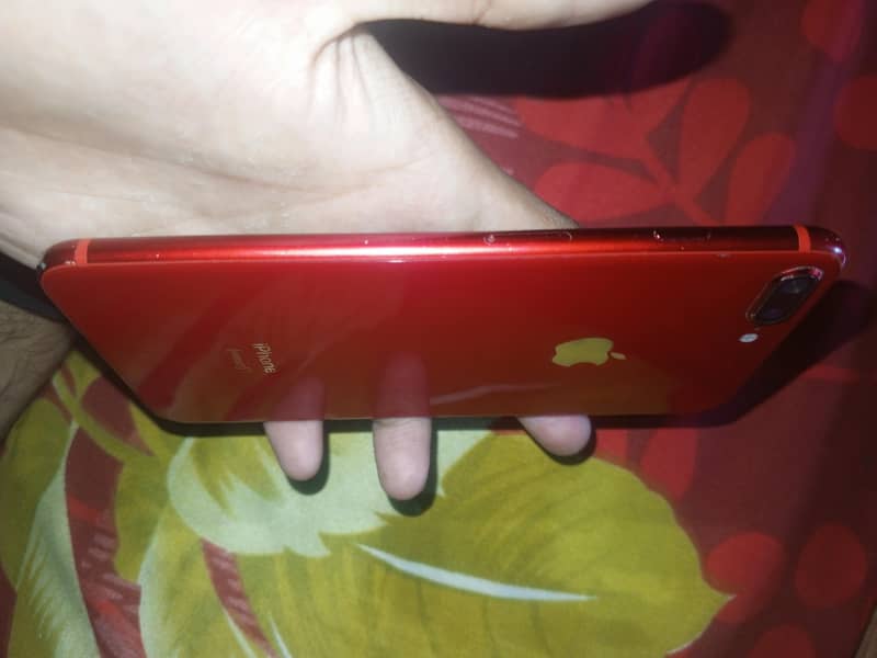 Apple iPhone 8 Plus 1