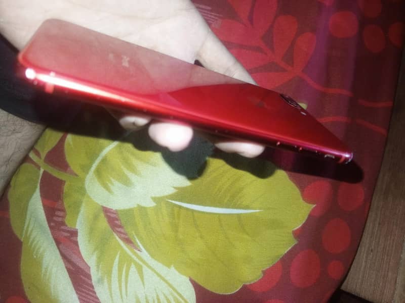 Apple iPhone 8 Plus 3
