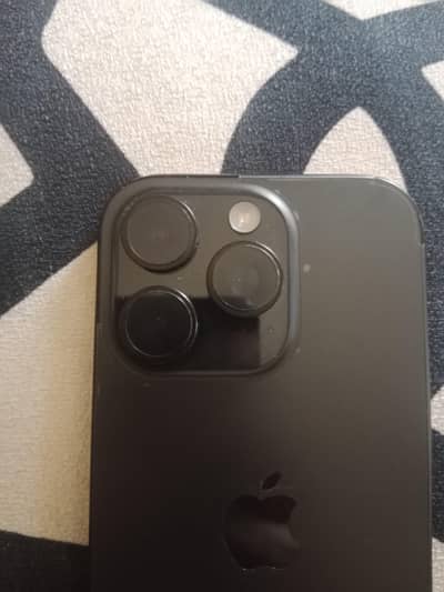 Apple iPhone 16 Pro jv