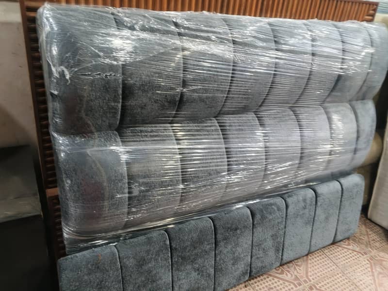 *Double Bed. * 5