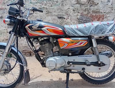 Honda CG-125cc. . . {2022} 10th Month Karachi Number. . . . . 0303/2827850