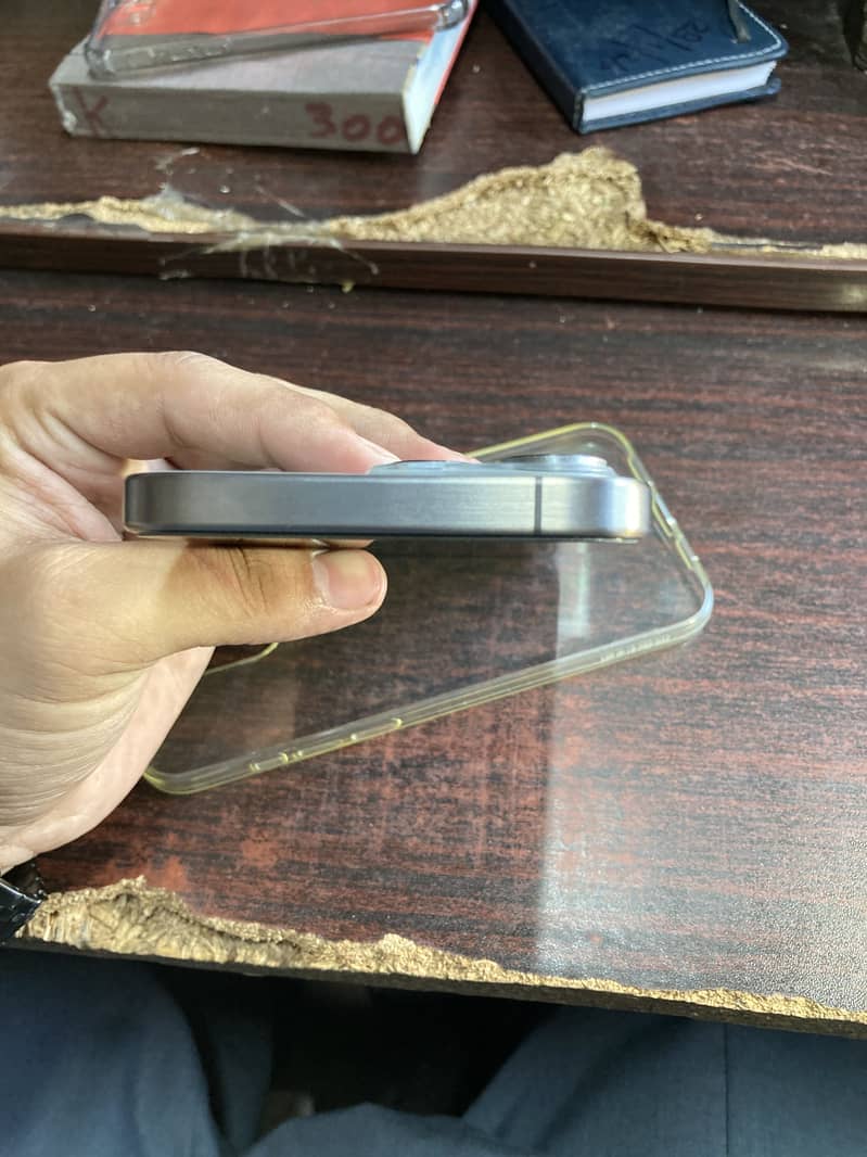 Apple iPhone 15 Pro Max 3
