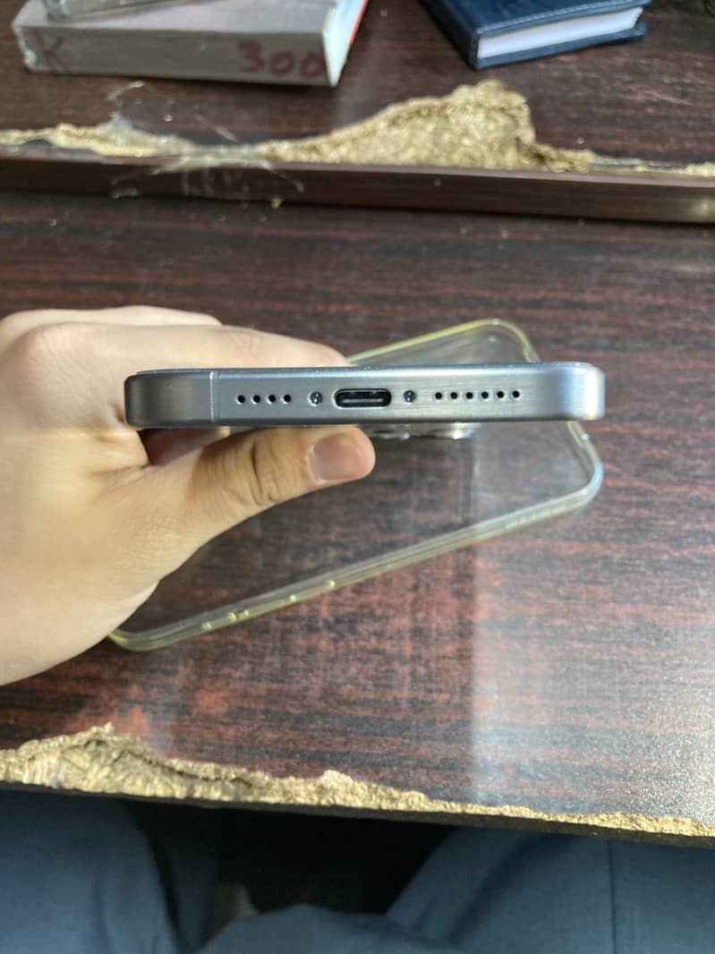 Apple iPhone 15 Pro Max 5