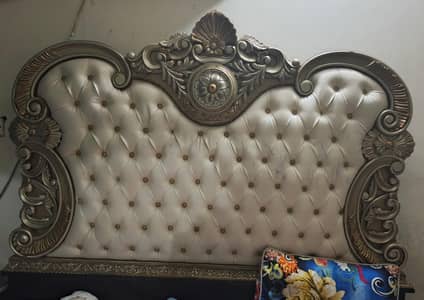 Urgent sale. Contact by WhatsApp 03044203268