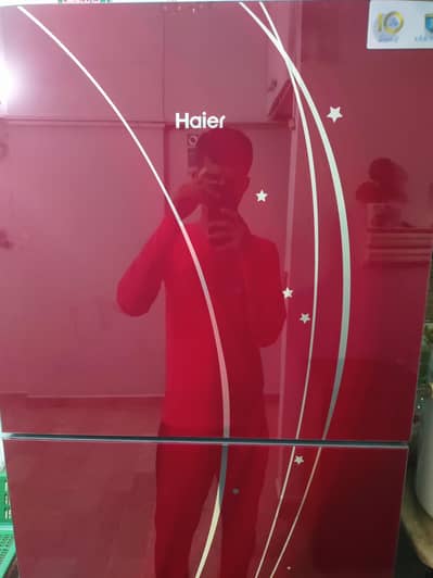 Haeir modern fridge in good condition 10/10