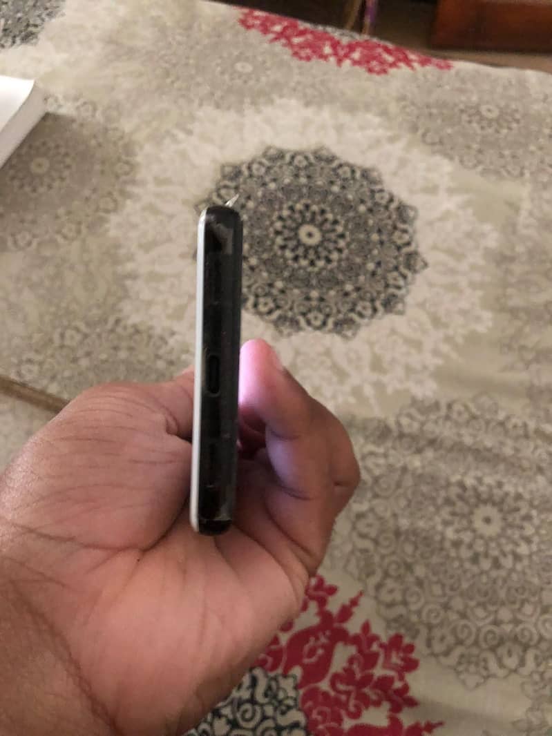 Google Pixel 6a 4