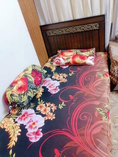 good condition single bed only 10000
