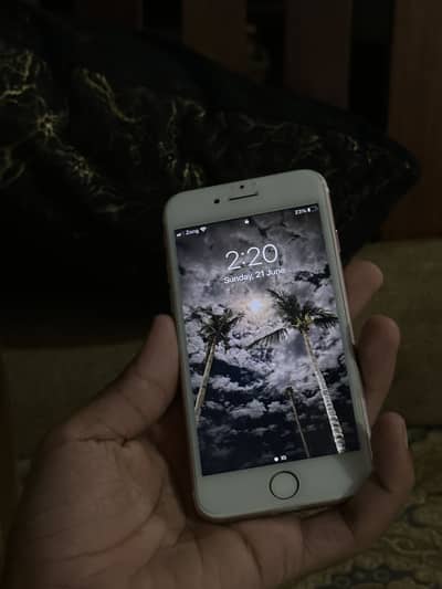Apple iPhone 7