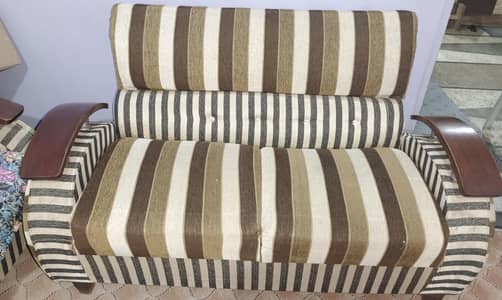 4 Seater Sofa In Good Condition