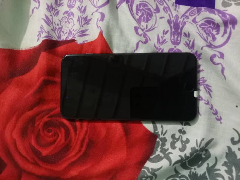 Apple iPhone 8 Plus 1