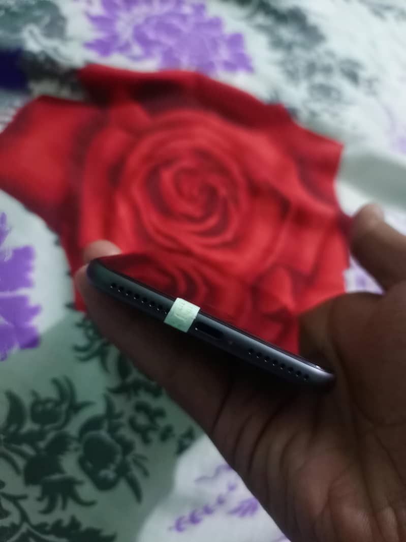 Apple iPhone 8 Plus 2