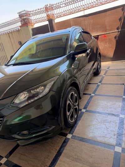 Honda Vezel 2015 condition 10/10