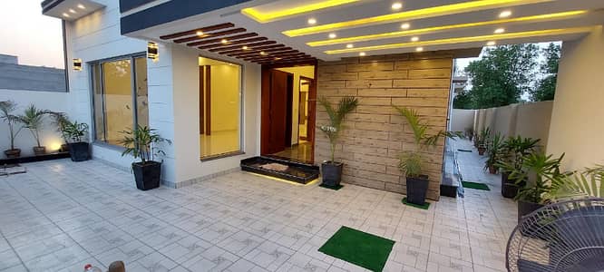 10 Marla Ultra Modern Luxury Brand New Facing Park House For Rent Bahria Town Lahore