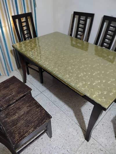 dinning table with 6 chairs