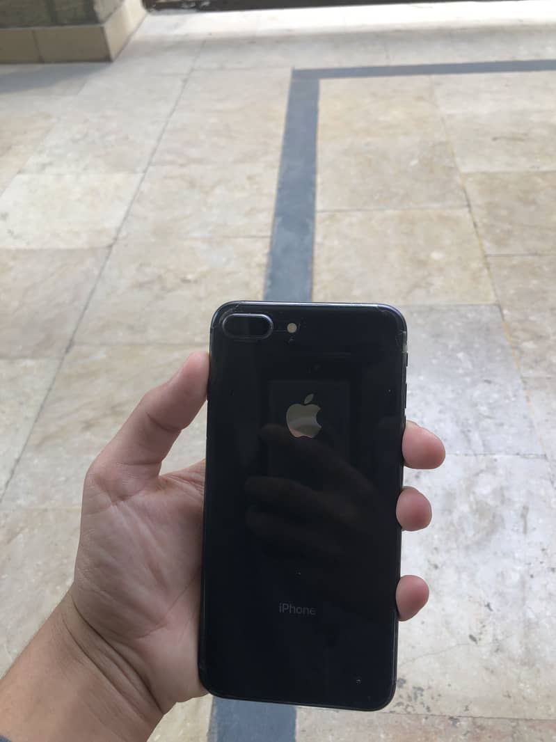 Apple iPhone 8 Plus 2