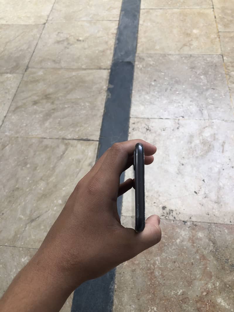 Apple iPhone 8 Plus 5