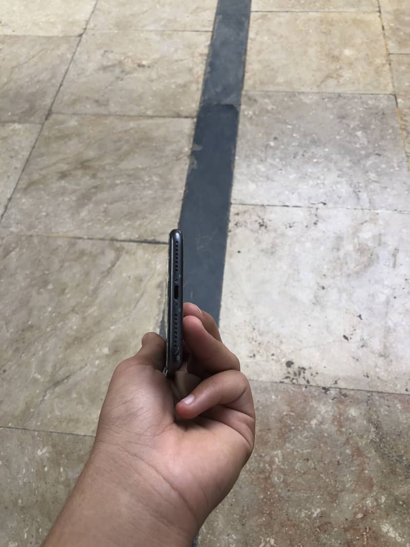 Apple iPhone 8 Plus 6