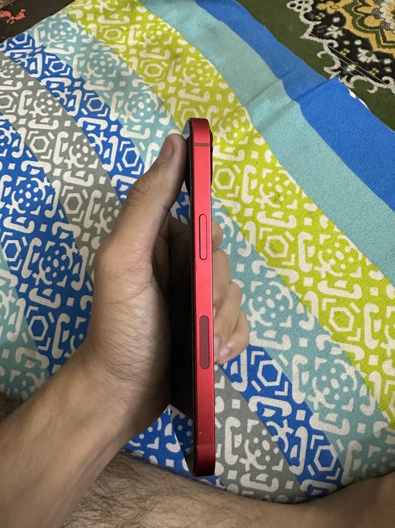 Apple iPhone 13 0