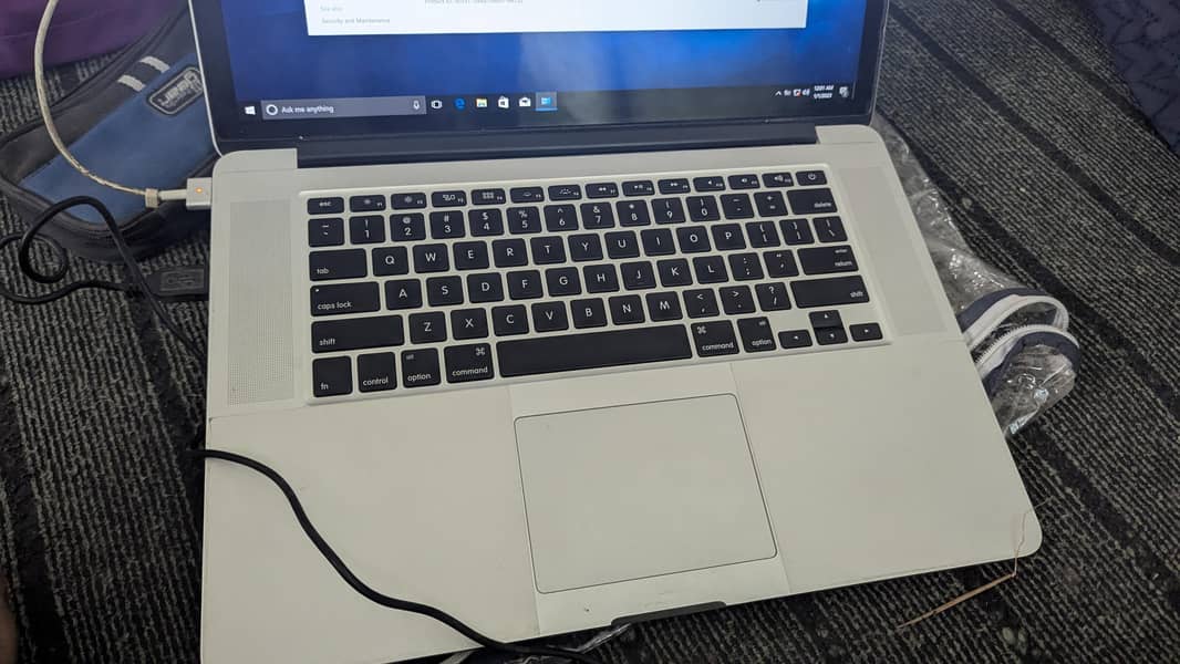 MacBook pro 2017 0