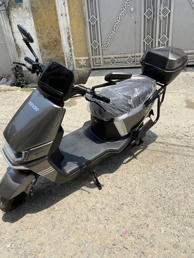 Scooty A12 box