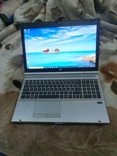 HP Gaming Laptop Elitebook 8560p Core i5 2nd gen 1gb AMD Graphic Card