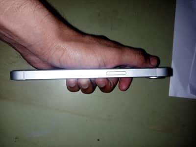 Iphone 16e 128 GB  100 Battery health with original box