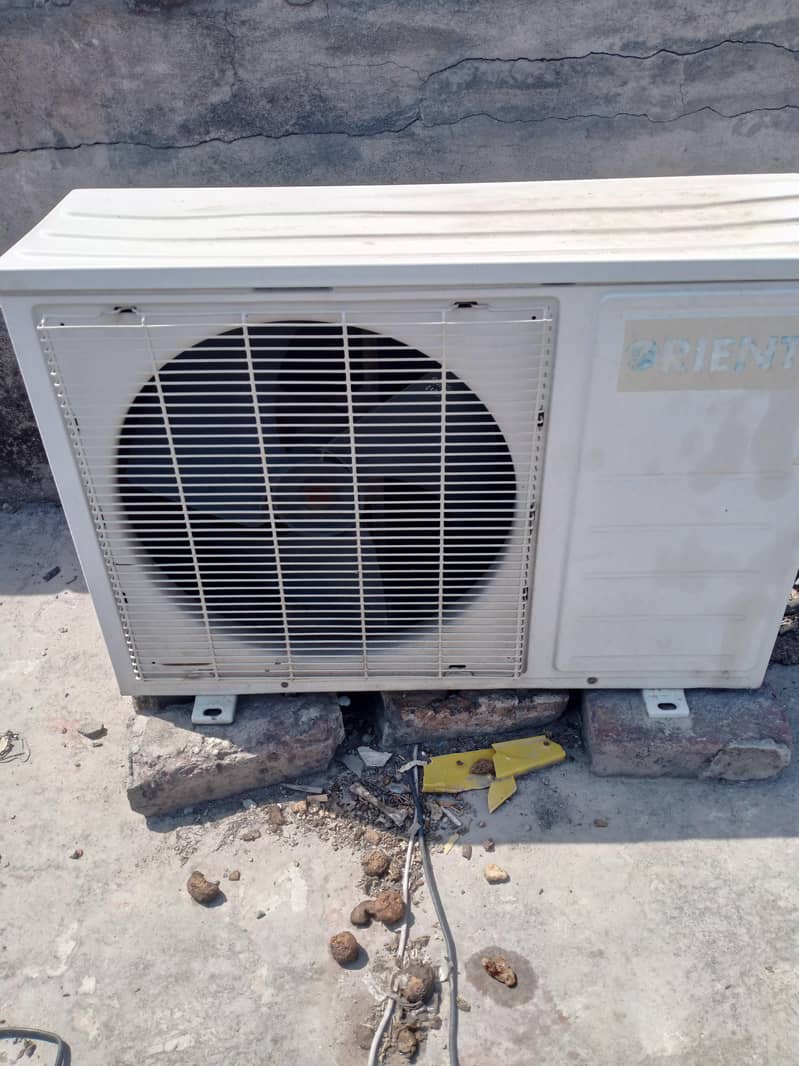 Orient split AC 2