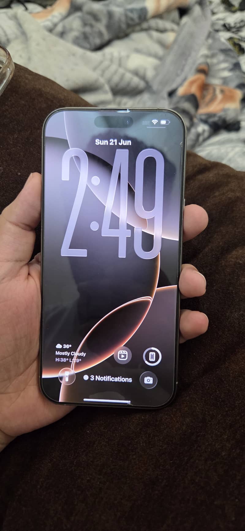Apple iPhone 16 Pro Max 4