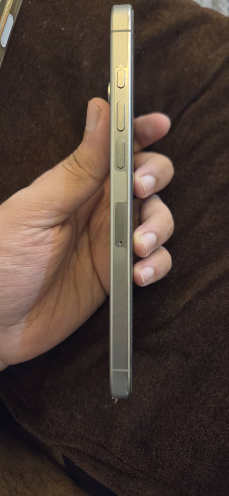 Apple iPhone 16 Pro Max 9