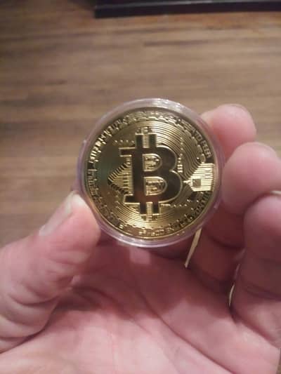 Gold-Plated Bitcoin Collectible Coin | Unique Gift Item /Premium coin