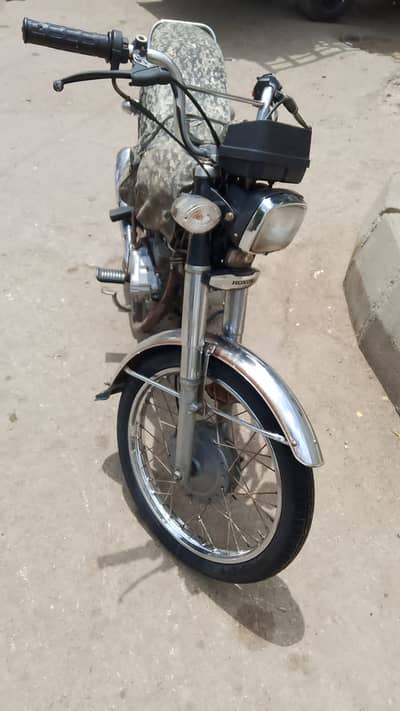 Urgent sell - Honda CG 125 2016