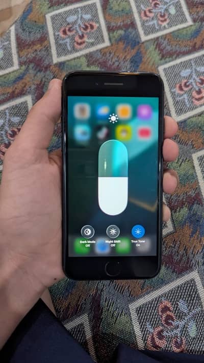 Apple iPhone SE
