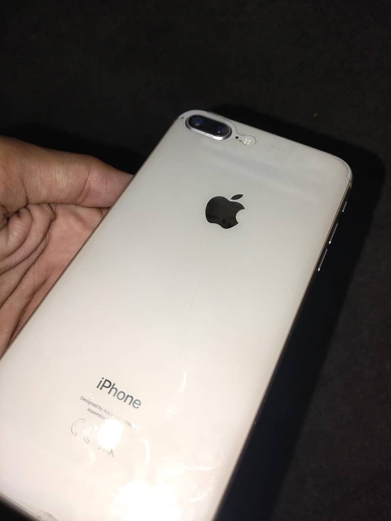 Apple iPhone 8 Plus 0