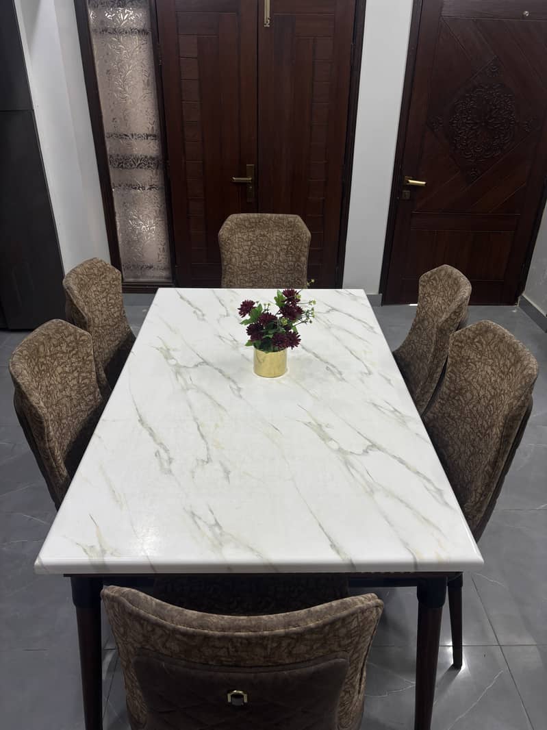 Dining Table 0