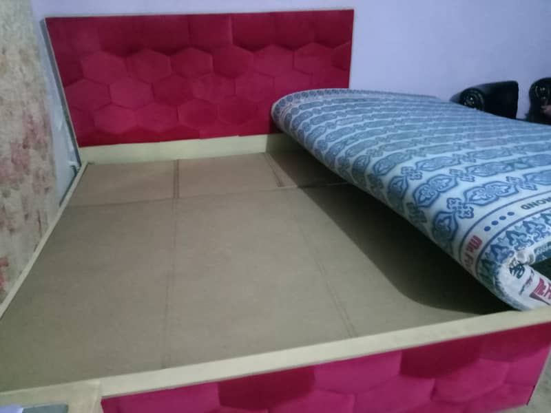Bed with side tables only 1