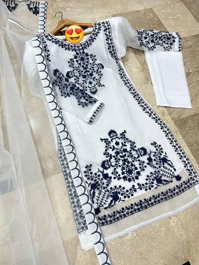Women Shalwar Kamiz 3 PC's Suit Elegant Blue Embroiderd