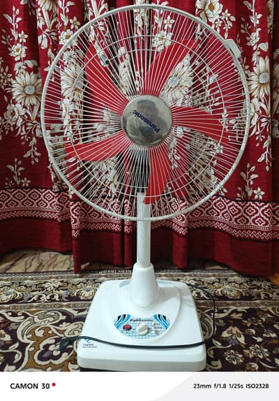 China AC DC Pedestal Fan