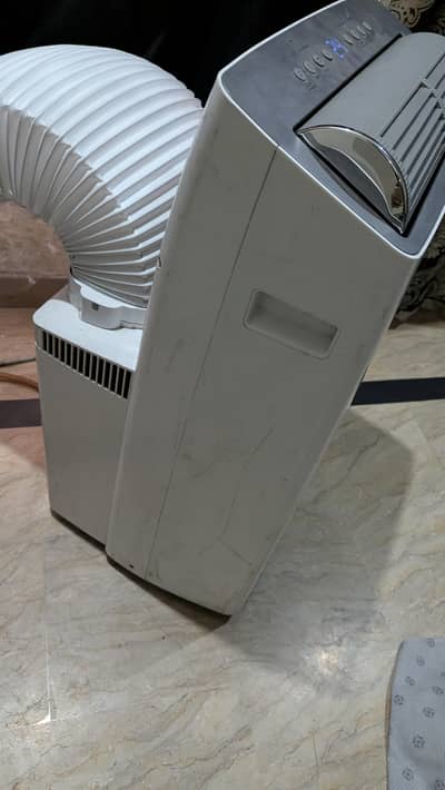 Midea Inverter 1.2 Tonn portable with power supply 5000W