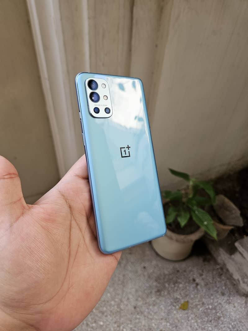 One Plus 9R 1