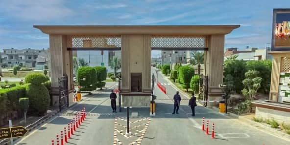 5 Marla Corner Plot Available For Sale In Babar Block Invester Rate Available