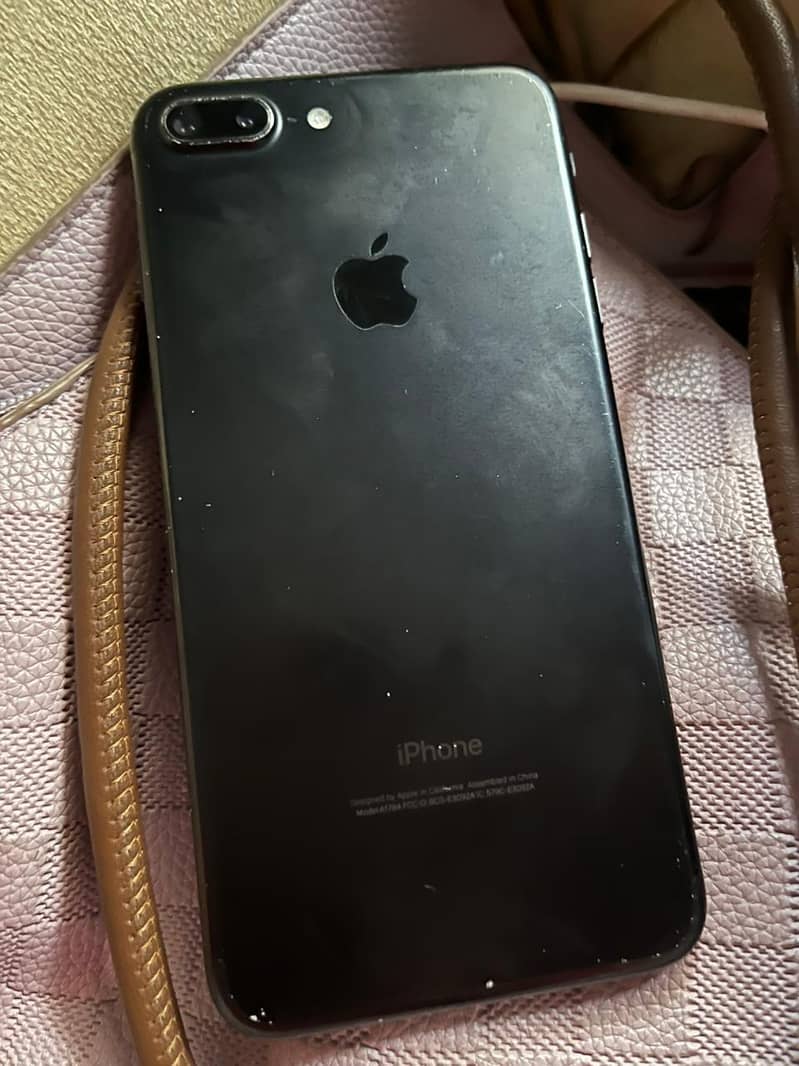 Apple iPhone 7 Plus 2