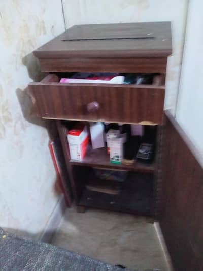 Wooden Iron stand for sale in Gulshan e Iqbal