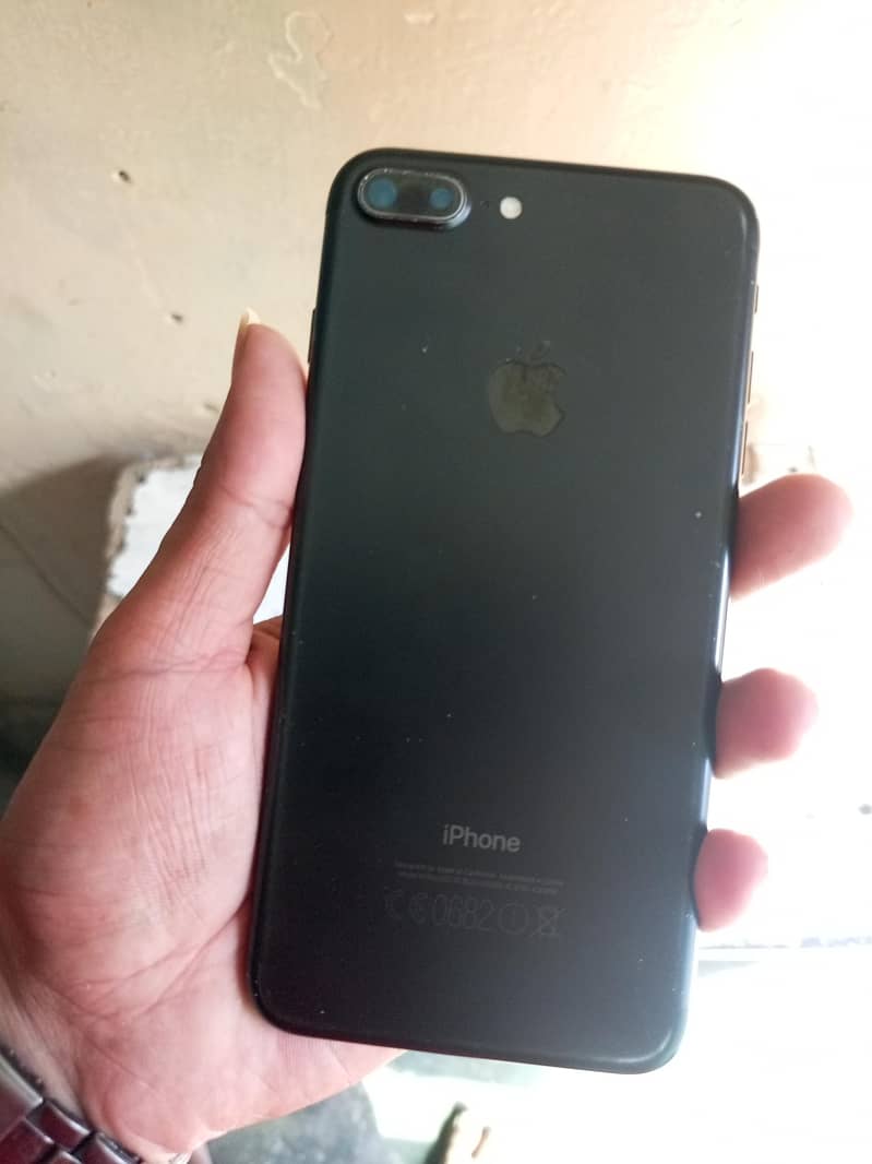 Apple iPhone 7 Plus 0