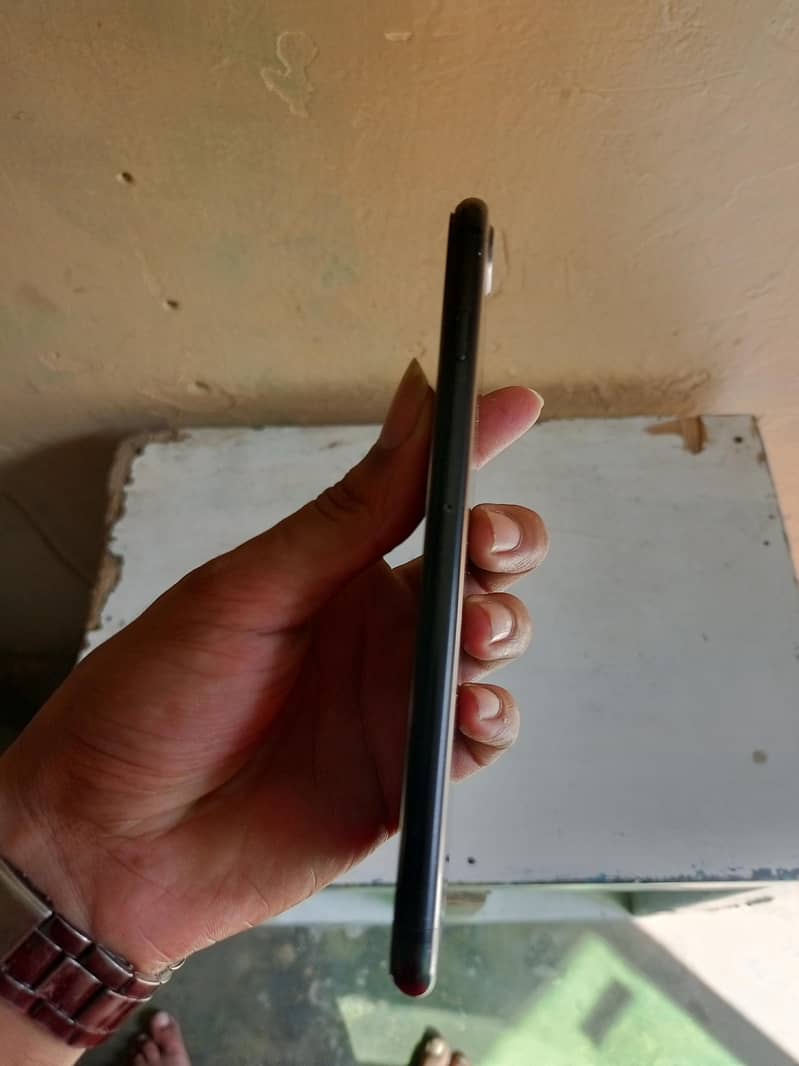 Apple iPhone 7 Plus 1
